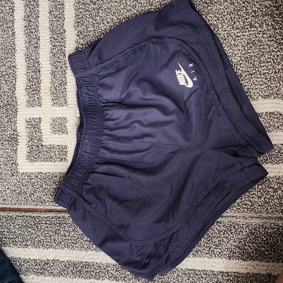 Nike Pants - Women's Nike dri-fit shorts